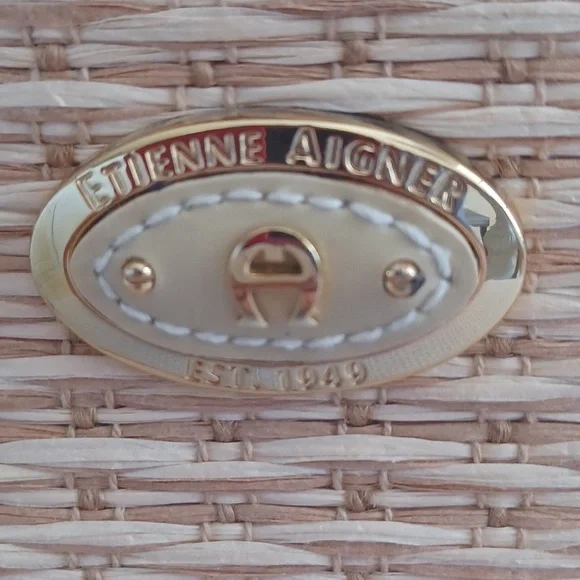 Etienne Aigner Spacious Woven Zippered Bag - Picture 8 of 16